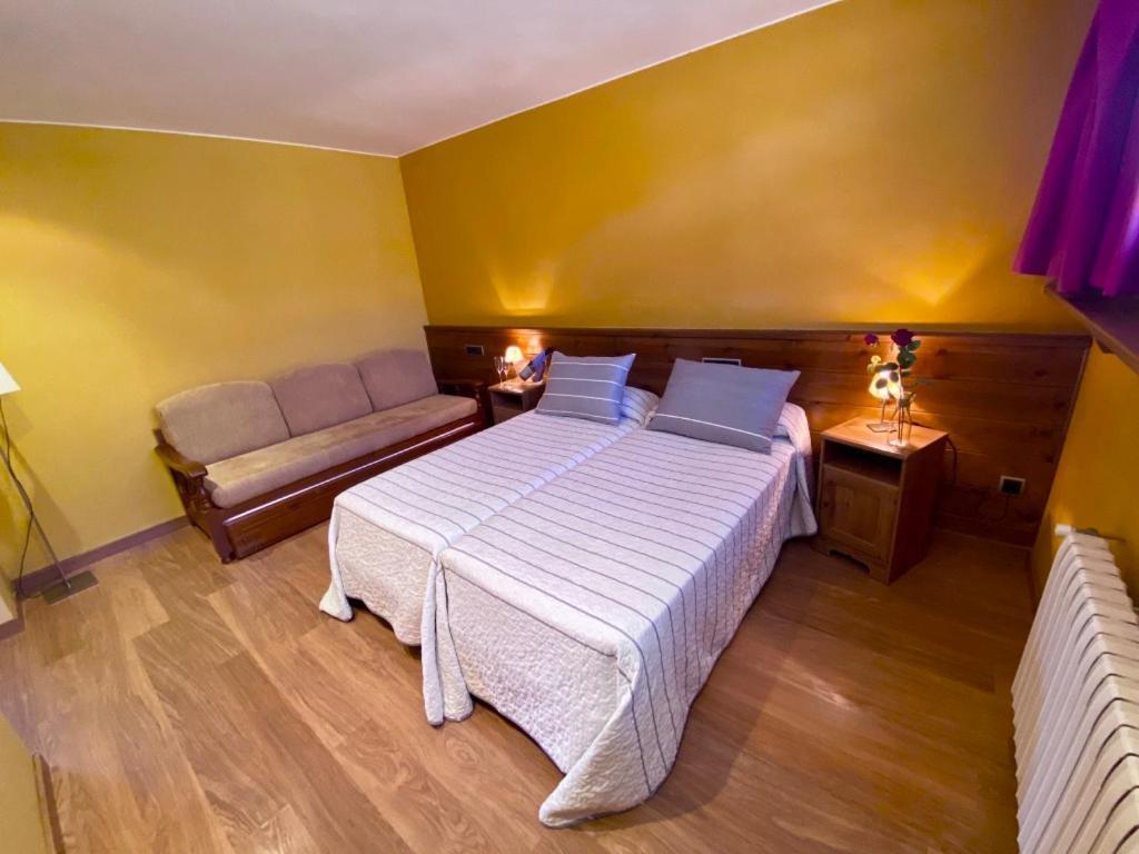 Campalans Hotel Rural Bungalows Mobilhomes Borreda ภายนอก รูปภาพ