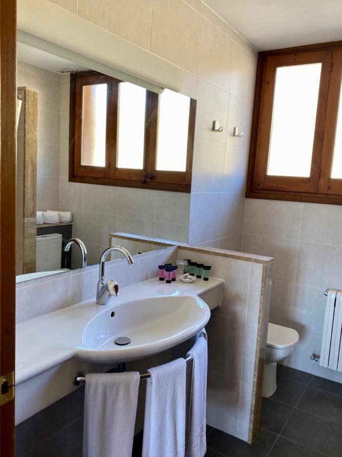 Campalans Hotel Rural Bungalows Mobilhomes Borreda ภายนอก รูปภาพ