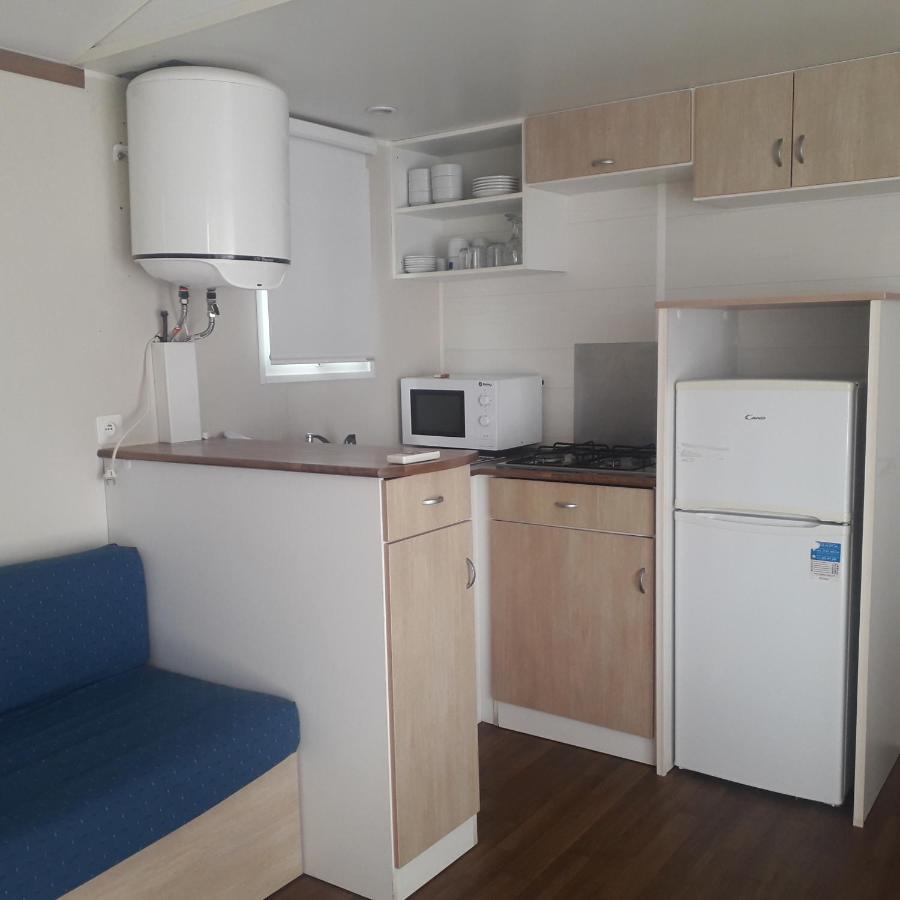 Campalans Hotel Rural Bungalows Mobilhomes Borreda ภายนอก รูปภาพ