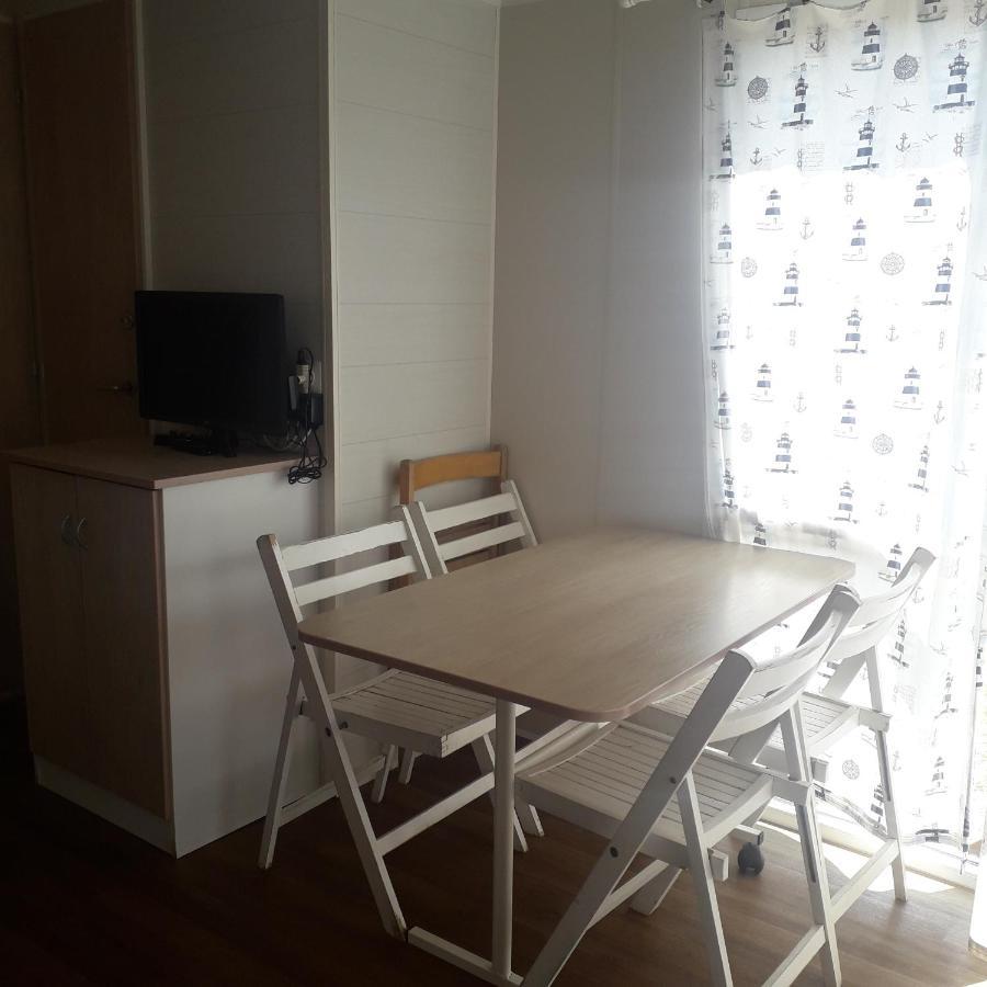 Campalans Hotel Rural Bungalows Mobilhomes Borreda ภายนอก รูปภาพ